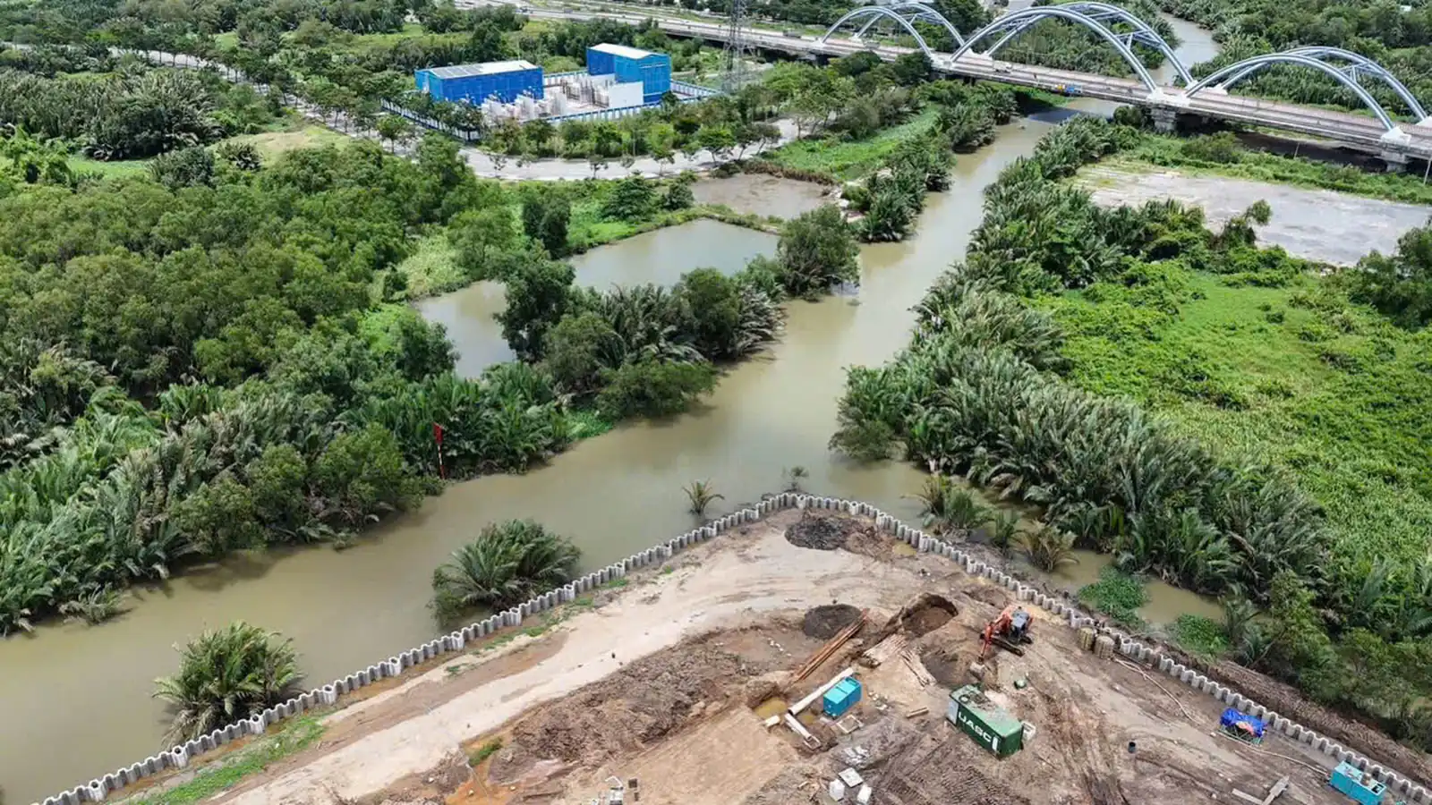 Công trường Imperia Sensa Park tháng 9 năm 2026 nhìn ra sông Rạch Chiếc